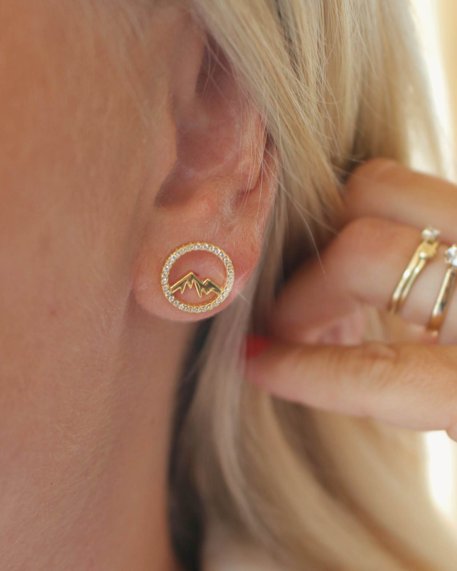 Berg Ohrringe – Glanzvoller Rand vergoldet